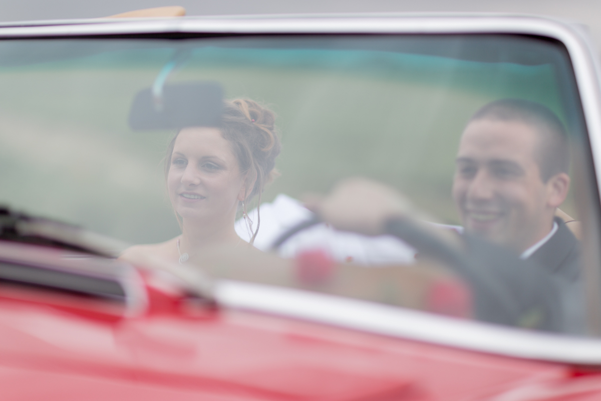 Séance couple dans une Mercedes 280 SL automatic cabriolet